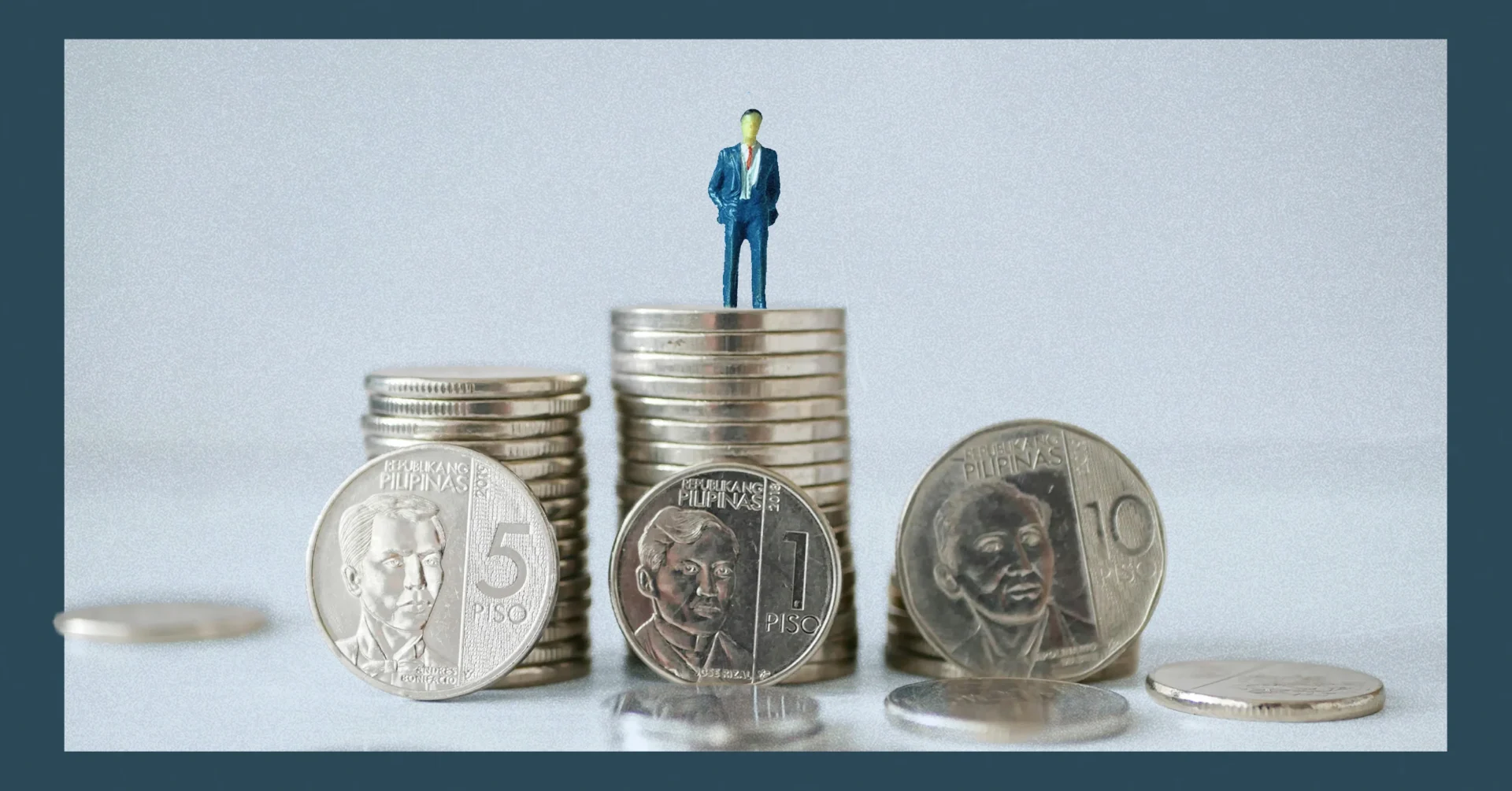 Managing a company's finances requires cash flow control and a focus on return-on-investment rather than blind cost-cutting.